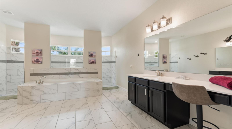 DAVENPORT, Florida 33896, 4 Bedrooms Bedrooms, ,3 BathroomsBathrooms,Residential,For Sale,OLYMPIC CLUB BLVD,0,MFRS5147770
