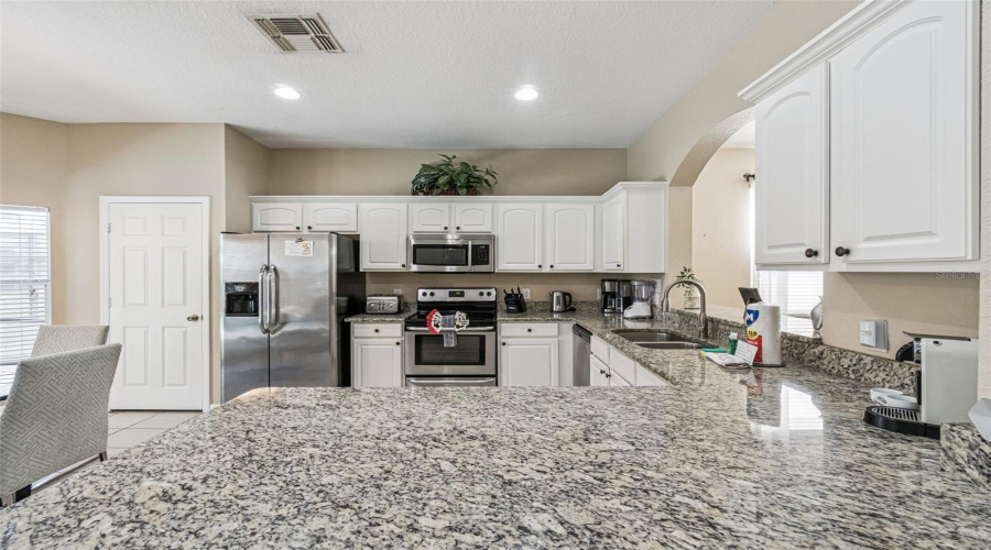 KISSIMMEE, Florida 34747, 6 Bedrooms Bedrooms, ,4 BathroomsBathrooms,Residential,For Sale,TOSTETH,0,MFRO6398878