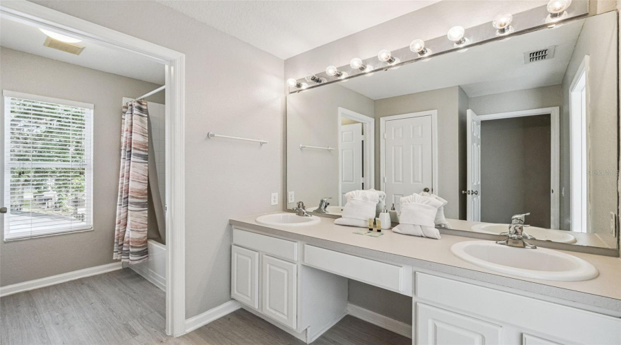 KISSIMMEE, Florida 34747, 6 Bedrooms Bedrooms, ,4 BathroomsBathrooms,Residential,For Sale,TOSTETH,0,MFRO6398878