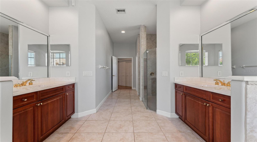 DAVENPORT, Florida 33837, 5 Bedrooms Bedrooms, ,4 BathroomsBathrooms,Residential,For Sale,CHELSEA,0,MFRTB8497544