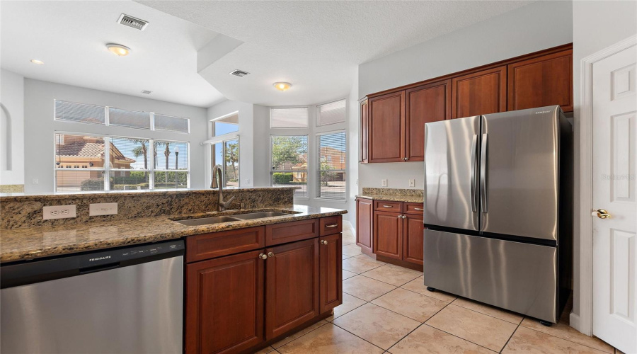DAVENPORT, Florida 33837, 5 Bedrooms Bedrooms, ,4 BathroomsBathrooms,Residential,For Sale,CHELSEA,0,MFRTB8497544