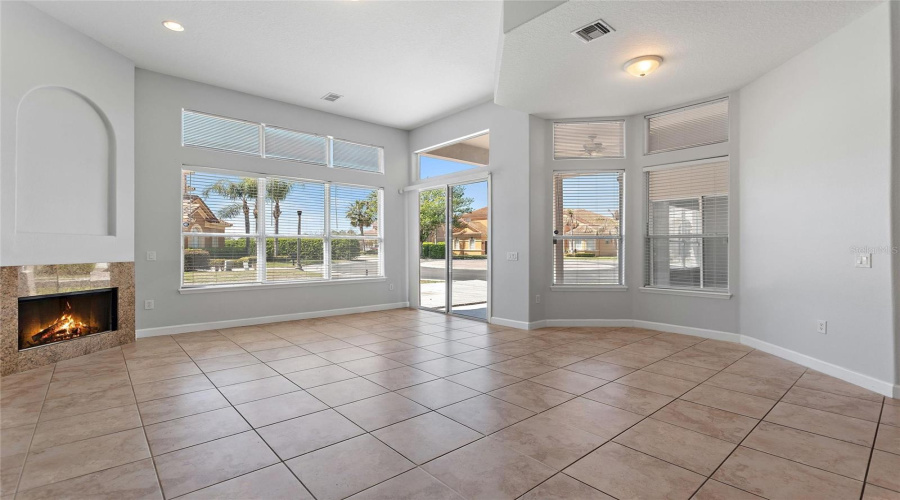 DAVENPORT, Florida 33837, 5 Bedrooms Bedrooms, ,4 BathroomsBathrooms,Residential,For Sale,CHELSEA,0,MFRTB8497544