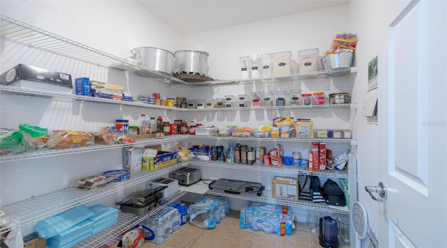 DAVENPORT, Florida 33897, 5 Bedrooms Bedrooms, ,3 BathroomsBathrooms,Residential,For Sale,OGELTHORPE,0,MFRO6321794