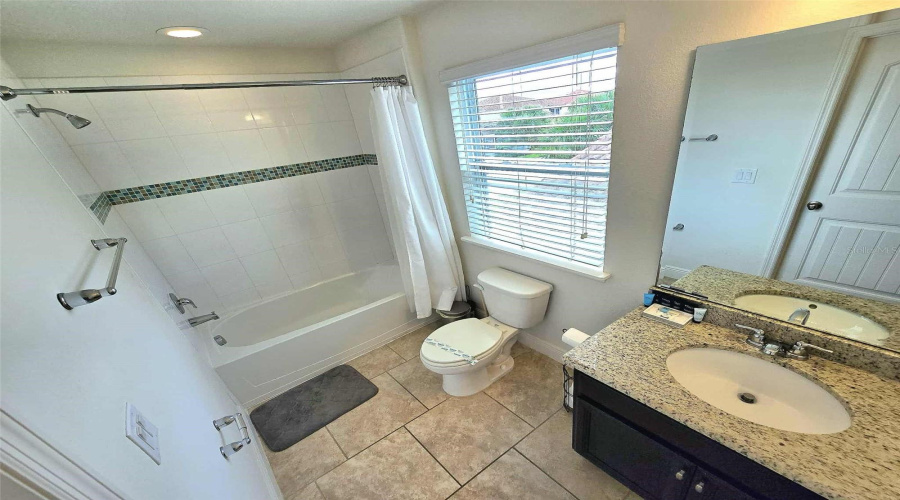 DAVENPORT, Florida 33837, 5 Bedrooms Bedrooms, ,4 BathroomsBathrooms,Residential,For Sale,WILDWOOD,0,MFRA4689430