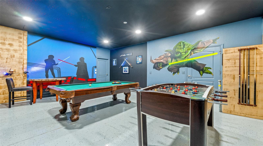 DAVENPORT, Florida 33896, 8 Bedrooms Bedrooms, ,5 BathroomsBathrooms,Residential,For Sale,MOON VALLEY,0,MFRO6398314