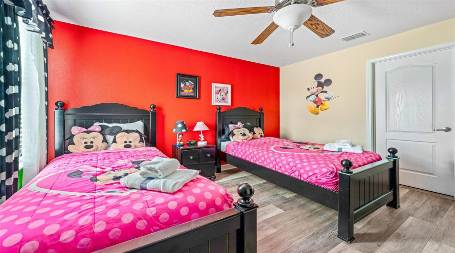 DAVENPORT, Florida 33896, 8 Bedrooms Bedrooms, ,5 BathroomsBathrooms,Residential,For Sale,MOON VALLEY,0,MFRO6398314