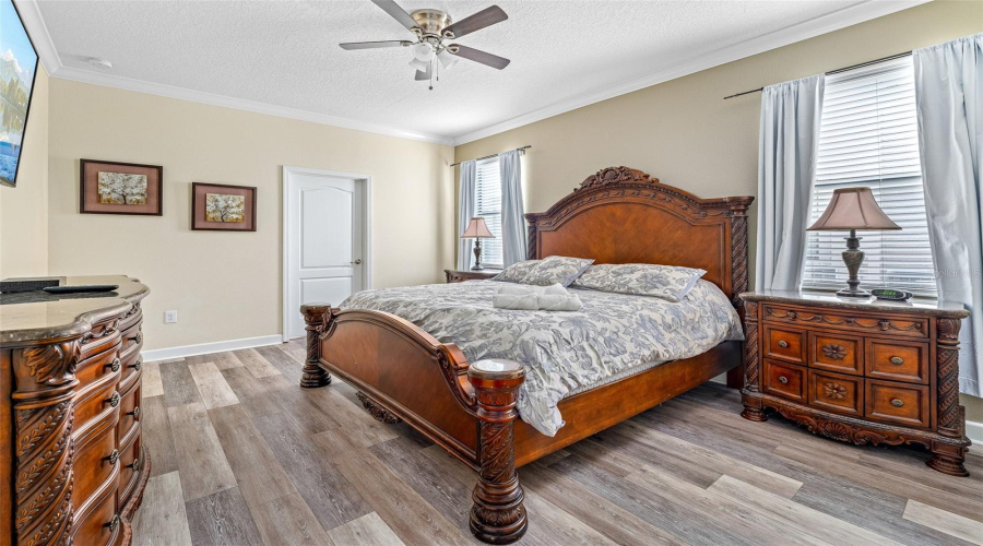 DAVENPORT, Florida 33896, 8 Bedrooms Bedrooms, ,5 BathroomsBathrooms,Residential,For Sale,MOON VALLEY,0,MFRO6398314