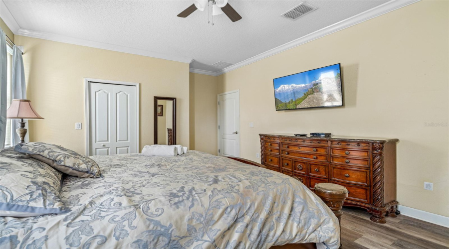 DAVENPORT, Florida 33896, 8 Bedrooms Bedrooms, ,5 BathroomsBathrooms,Residential,For Sale,MOON VALLEY,0,MFRO6398314