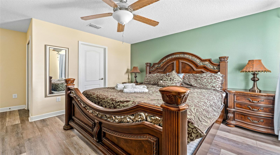 DAVENPORT, Florida 33896, 8 Bedrooms Bedrooms, ,5 BathroomsBathrooms,Residential,For Sale,MOON VALLEY,0,MFRO6398314