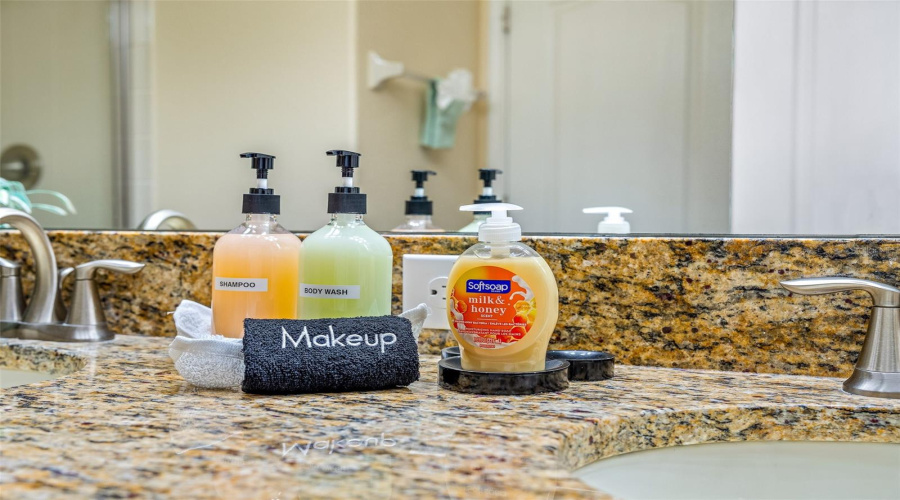 DAVENPORT, Florida 33896, 8 Bedrooms Bedrooms, ,5 BathroomsBathrooms,Residential,For Sale,MOON VALLEY,0,MFRO6398314