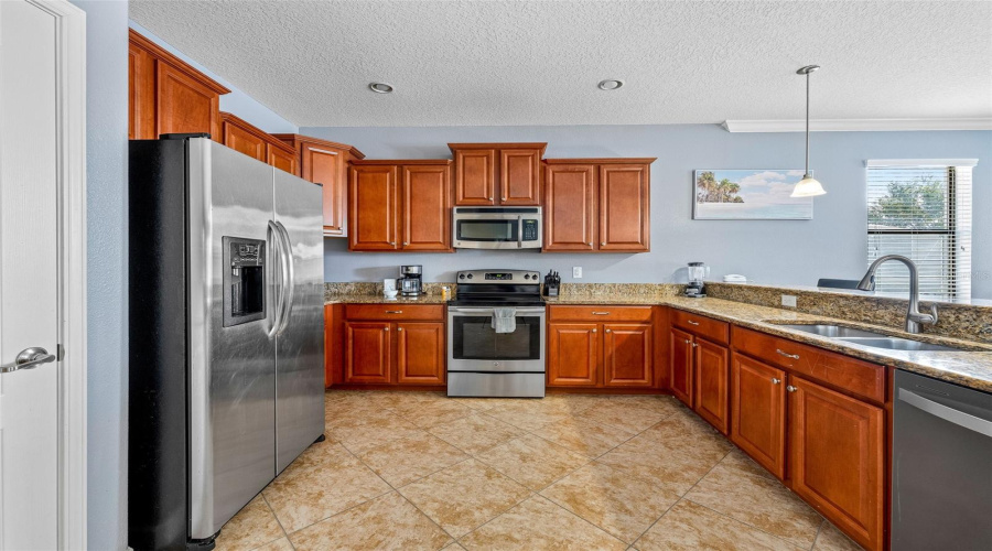 DAVENPORT, Florida 33896, 8 Bedrooms Bedrooms, ,5 BathroomsBathrooms,Residential,For Sale,MOON VALLEY,0,MFRO6398314