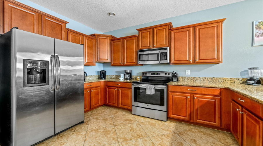 DAVENPORT, Florida 33896, 8 Bedrooms Bedrooms, ,5 BathroomsBathrooms,Residential,For Sale,MOON VALLEY,0,MFRO6398314