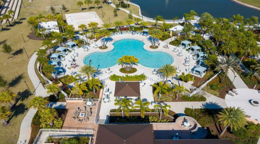 KISSIMMEE, Florida 34747, 6 Bedrooms Bedrooms, ,4 BathroomsBathrooms,Residential,For Sale,SALTY WINDS,0,MFRO6395628
