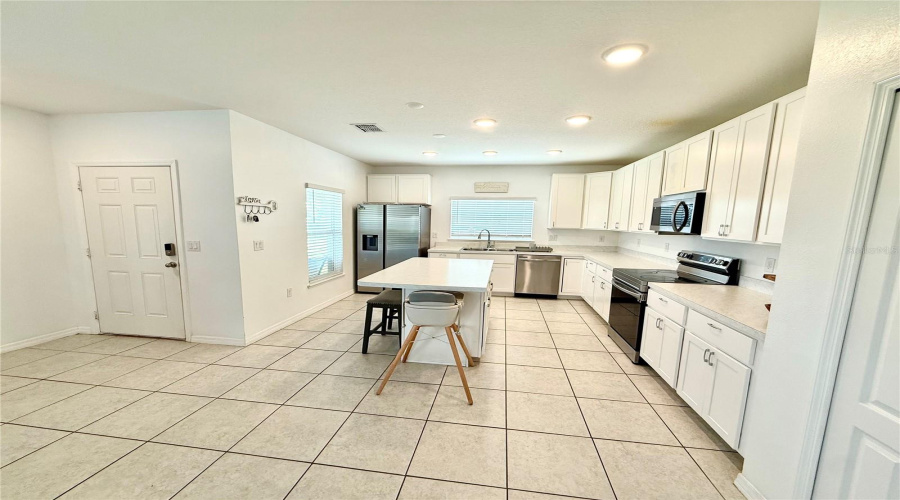 KISSIMMEE, Florida 34746, 3 Bedrooms Bedrooms, ,2 BathroomsBathrooms,Residential,For Sale,CORAL CASTLE,0,MFRO6398986