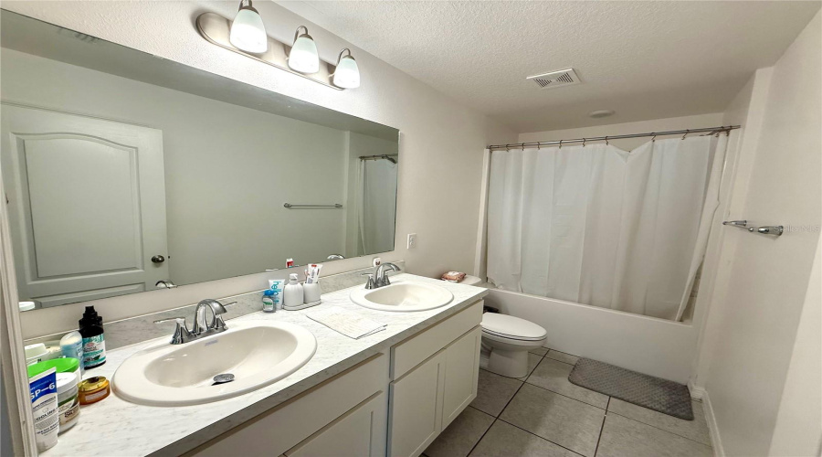 KISSIMMEE, Florida 34746, 3 Bedrooms Bedrooms, ,2 BathroomsBathrooms,Residential,For Sale,CORAL CASTLE,0,MFRO6398986