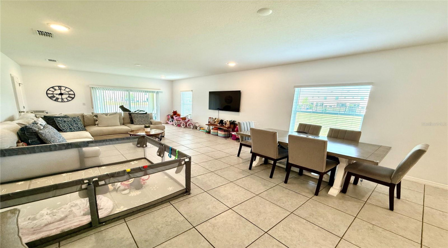 KISSIMMEE, Florida 34746, 3 Bedrooms Bedrooms, ,2 BathroomsBathrooms,Residential,For Sale,CORAL CASTLE,0,MFRO6398986