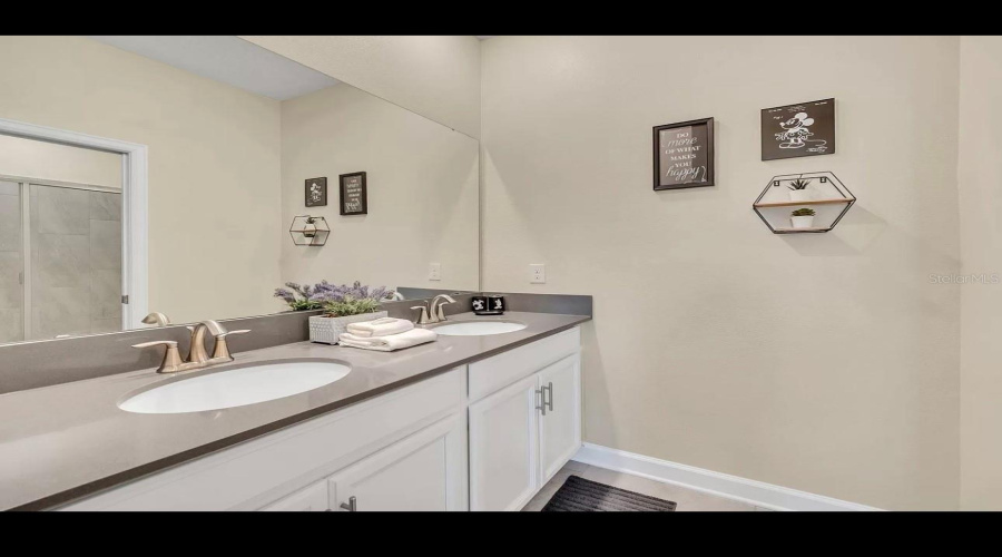 DAVENPORT, Florida 33896, 6 Bedrooms Bedrooms, ,5 BathroomsBathrooms,Residential,For Sale,DROP SHOT,0,MFRO6397094