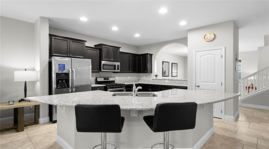 DAVENPORT, Florida 33837, 5 Bedrooms Bedrooms, ,4 BathroomsBathrooms,Residential,For Sale,WILDWOOD,0,MFRO6302043