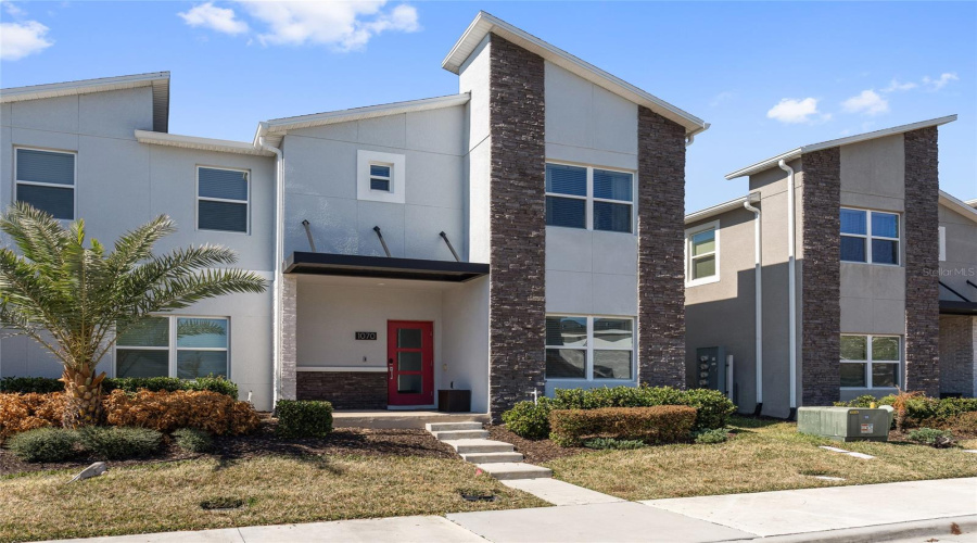 DAVENPORT, Florida 33896, 5 Bedrooms Bedrooms, ,4 BathroomsBathrooms,Residential,For Sale,SPLASH SHOT,0,MFRS5143803