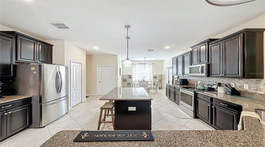 DAVENPORT, Florida 33837, 4 Bedrooms Bedrooms, ,3 BathroomsBathrooms,Residential,For Sale,CORTLAND,0,MFRS5147657