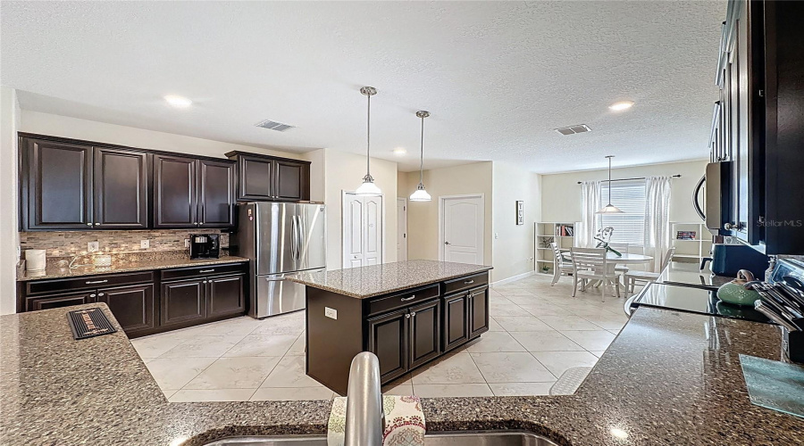 DAVENPORT, Florida 33837, 4 Bedrooms Bedrooms, ,3 BathroomsBathrooms,Residential,For Sale,CORTLAND,0,MFRS5147657