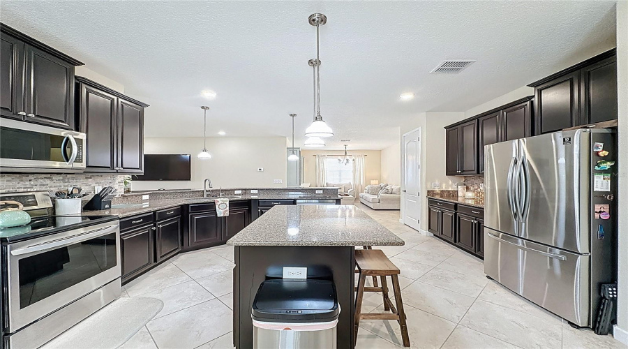 DAVENPORT, Florida 33837, 4 Bedrooms Bedrooms, ,3 BathroomsBathrooms,Residential,For Sale,CORTLAND,0,MFRS5147657