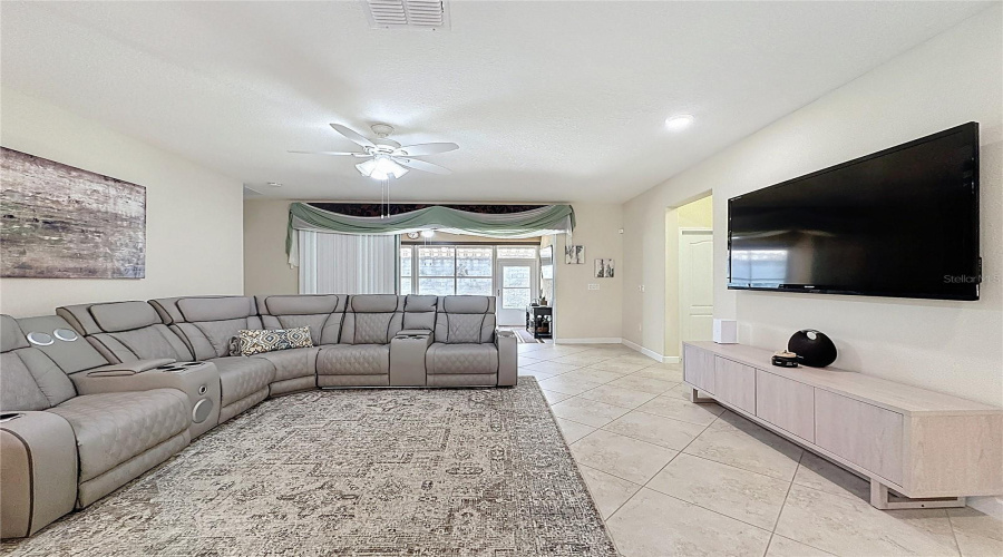 DAVENPORT, Florida 33837, 4 Bedrooms Bedrooms, ,3 BathroomsBathrooms,Residential,For Sale,CORTLAND,0,MFRS5147657