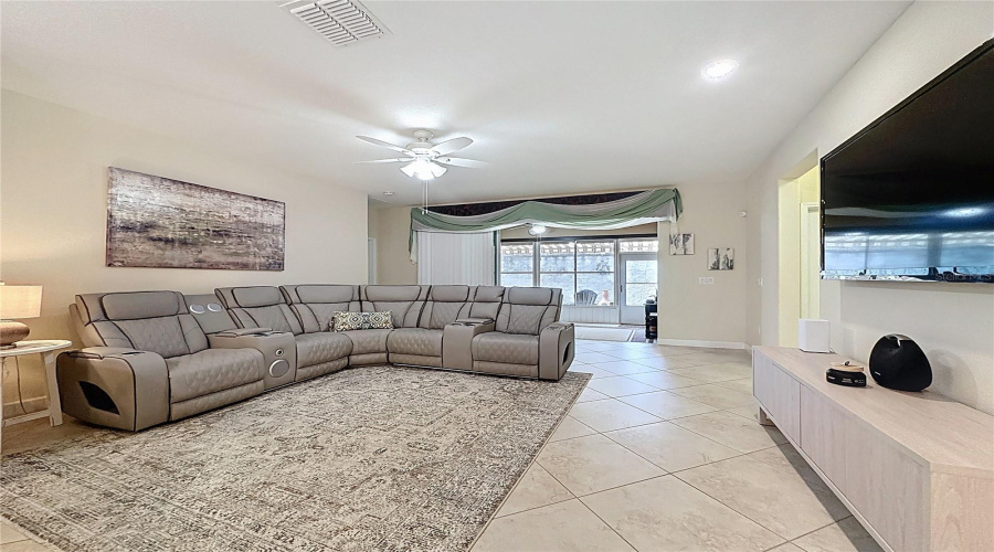 DAVENPORT, Florida 33837, 4 Bedrooms Bedrooms, ,3 BathroomsBathrooms,Residential,For Sale,CORTLAND,0,MFRS5147657