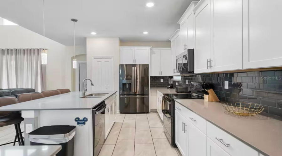 KISSIMMEE, Florida 34746, 5 Bedrooms Bedrooms, ,5 BathroomsBathrooms,Residential,For Sale,PUNCTUATION,0,MFRO6398917