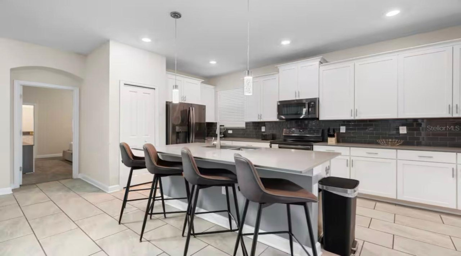 KISSIMMEE, Florida 34746, 5 Bedrooms Bedrooms, ,5 BathroomsBathrooms,Residential,For Sale,PUNCTUATION,0,MFRO6398917