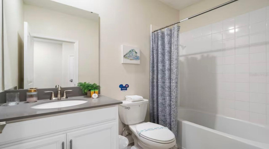 KISSIMMEE, Florida 34746, 5 Bedrooms Bedrooms, ,5 BathroomsBathrooms,Residential,For Sale,PUNCTUATION,0,MFRO6398917