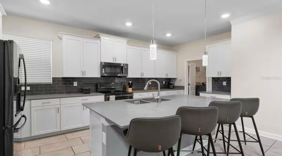 KISSIMMEE, Florida 34746, 5 Bedrooms Bedrooms, ,5 BathroomsBathrooms,Residential,For Sale,PUNCTUATION,0,MFRO6398917