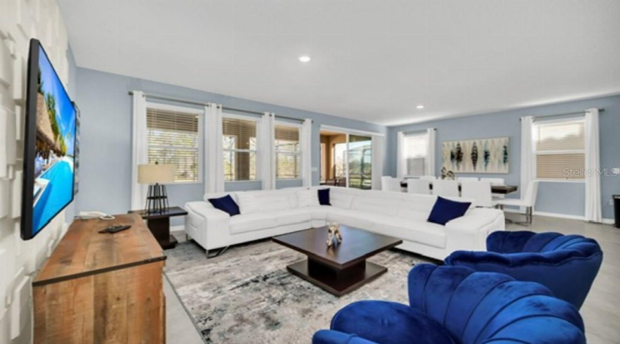 DAVENPORT, Florida 33837, 6 Bedrooms Bedrooms, ,5 BathroomsBathrooms,Residential,For Sale,OAKMOSS,0,MFRTB8412239