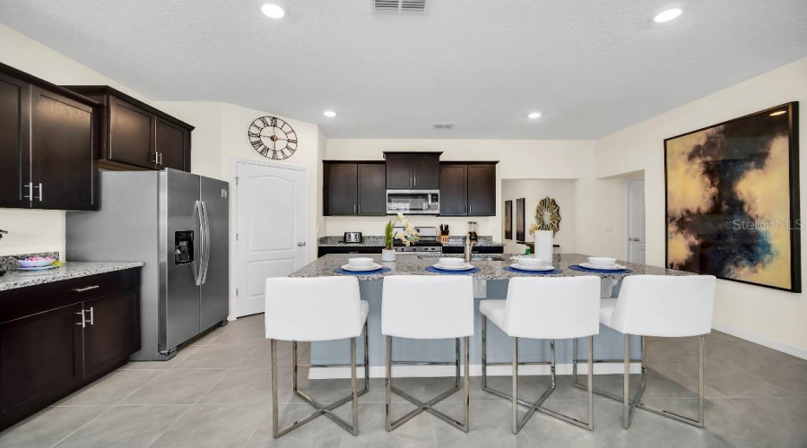 DAVENPORT, Florida 33837, 6 Bedrooms Bedrooms, ,5 BathroomsBathrooms,Residential,For Sale,OAKMOSS,0,MFRTB8412239