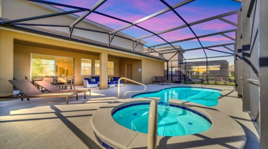 DAVENPORT, Florida 33837, 6 Bedrooms Bedrooms, ,5 BathroomsBathrooms,Residential,For Sale,OAKMOSS,0,MFRTB8412239