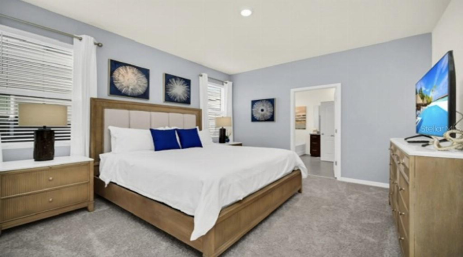 DAVENPORT, Florida 33837, 6 Bedrooms Bedrooms, ,5 BathroomsBathrooms,Residential,For Sale,OAKMOSS,0,MFRTB8412239