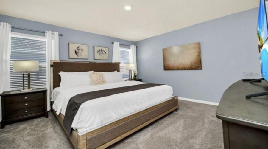 DAVENPORT, Florida 33837, 6 Bedrooms Bedrooms, ,5 BathroomsBathrooms,Residential,For Sale,OAKMOSS,0,MFRTB8412239