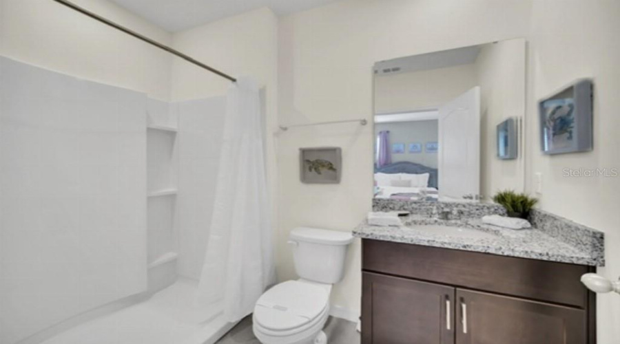 DAVENPORT, Florida 33837, 6 Bedrooms Bedrooms, ,5 BathroomsBathrooms,Residential,For Sale,OAKMOSS,0,MFRTB8412239