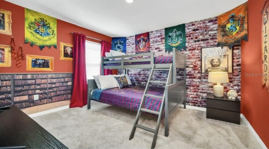 DAVENPORT, Florida 33837, 6 Bedrooms Bedrooms, ,5 BathroomsBathrooms,Residential,For Sale,OAKMOSS,0,MFRTB8412239