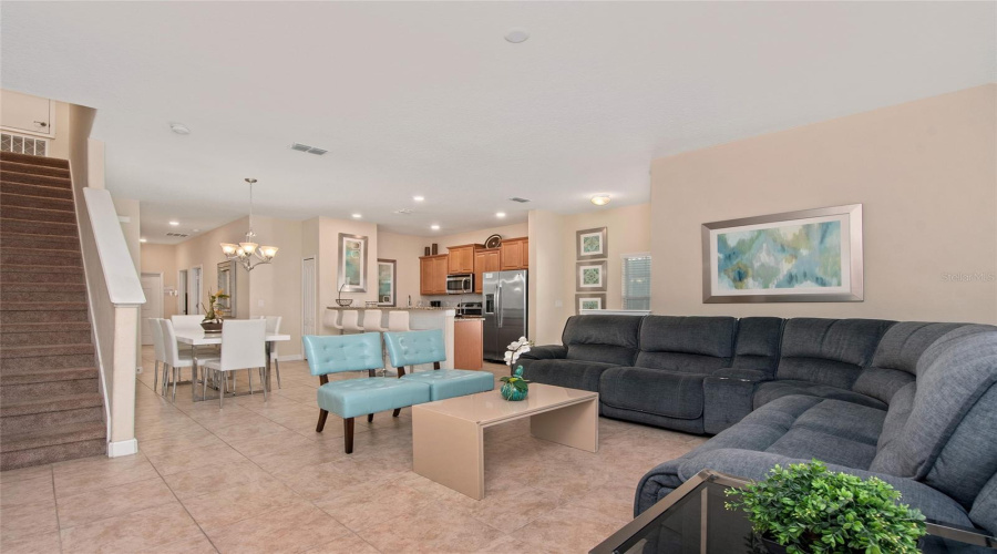 KISSIMMEE, Florida 34747, 5 Bedrooms Bedrooms, ,4 BathroomsBathrooms,Residential,For Sale,BANANA PALM,0,MFRO6382631