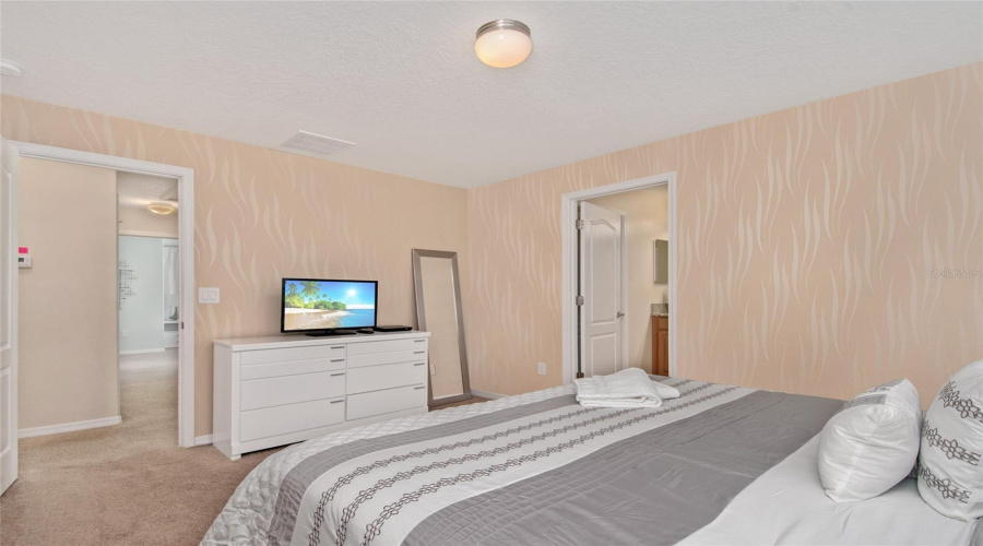 KISSIMMEE, Florida 34747, 5 Bedrooms Bedrooms, ,4 BathroomsBathrooms,Residential,For Sale,BANANA PALM,0,MFRO6382631