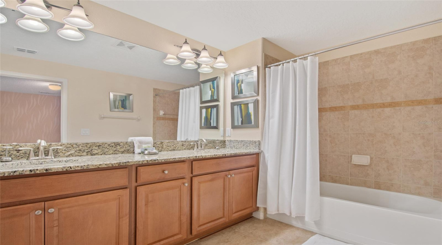 KISSIMMEE, Florida 34747, 5 Bedrooms Bedrooms, ,4 BathroomsBathrooms,Residential,For Sale,BANANA PALM,0,MFRO6382631