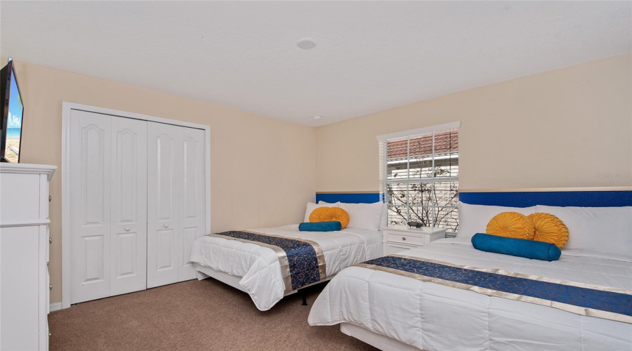 KISSIMMEE, Florida 34747, 5 Bedrooms Bedrooms, ,4 BathroomsBathrooms,Residential,For Sale,BANANA PALM,0,MFRO6382631