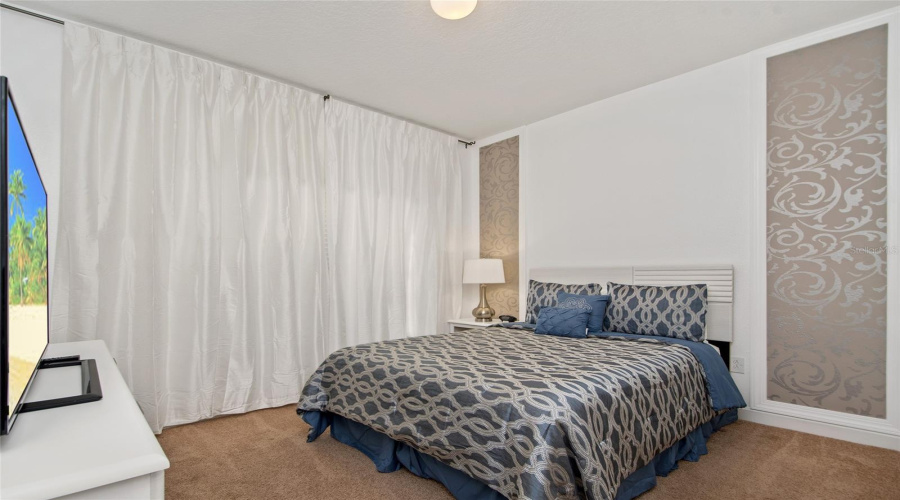 KISSIMMEE, Florida 34747, 5 Bedrooms Bedrooms, ,4 BathroomsBathrooms,Residential,For Sale,BANANA PALM,0,MFRO6382631