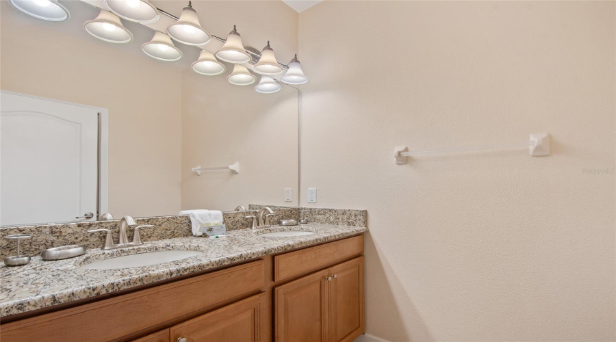 KISSIMMEE, Florida 34747, 5 Bedrooms Bedrooms, ,4 BathroomsBathrooms,Residential,For Sale,BANANA PALM,0,MFRO6382631