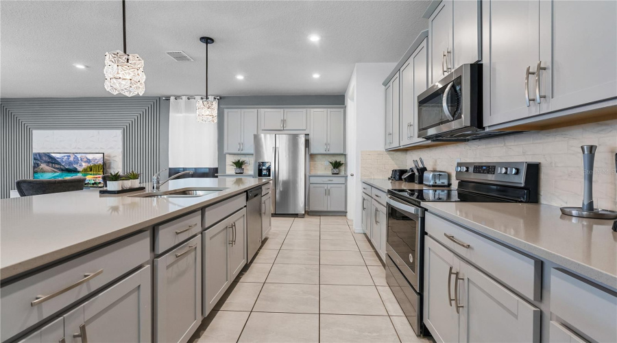 KISSIMMEE, Florida 34747, 9 Bedrooms Bedrooms, ,6 BathroomsBathrooms,Residential,For Sale,TROPICAL HAVEN,0,MFRO6399473