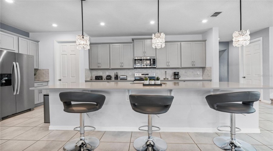 KISSIMMEE, Florida 34747, 9 Bedrooms Bedrooms, ,6 BathroomsBathrooms,Residential,For Sale,TROPICAL HAVEN,0,MFRO6399473