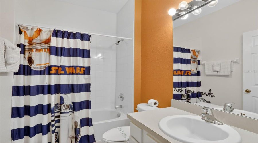 KISSIMMEE, Florida 34747, 4 Bedrooms Bedrooms, ,4 BathroomsBathrooms,Residential,For Sale,COMROW,0,MFRS5147850