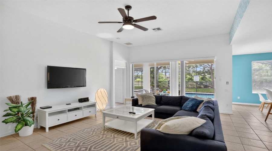 KISSIMMEE, Florida 34747, 4 Bedrooms Bedrooms, ,4 BathroomsBathrooms,Residential,For Sale,COMROW,0,MFRS5147850