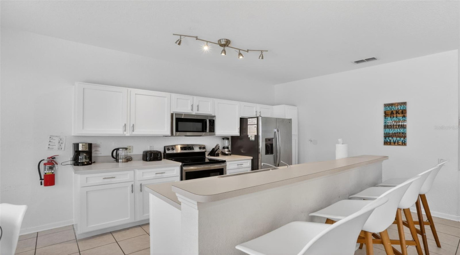 KISSIMMEE, Florida 34747, 4 Bedrooms Bedrooms, ,4 BathroomsBathrooms,Residential,For Sale,COMROW,0,MFRS5147850